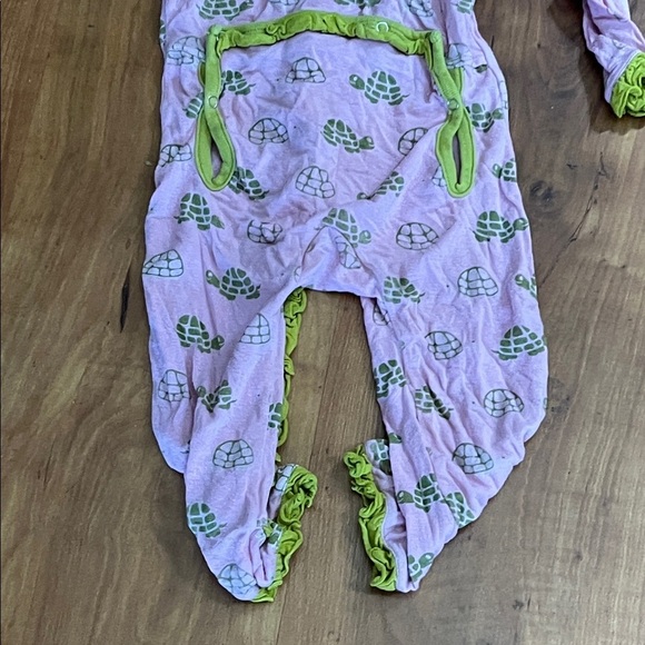 Kickee Pants Pink and Green turtle Bodysuit - Picture 9 of 11